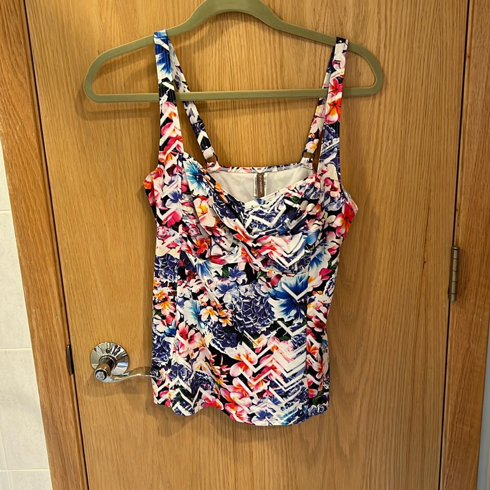 SUN-SEEKERS TANKINI NWOT